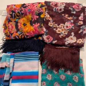 Beautiful scarves from Aldo and from different places. In a good condition